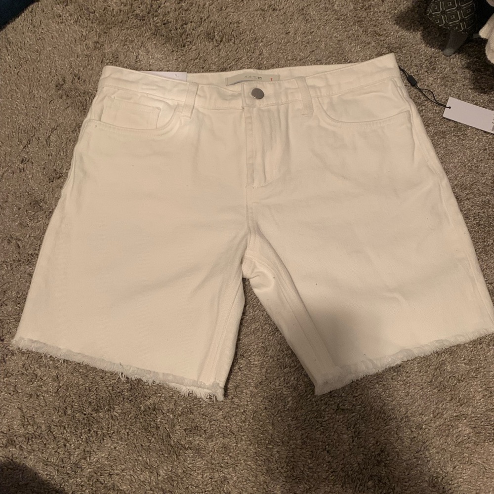 ❗️Awesome pair of white jean shorts❗️